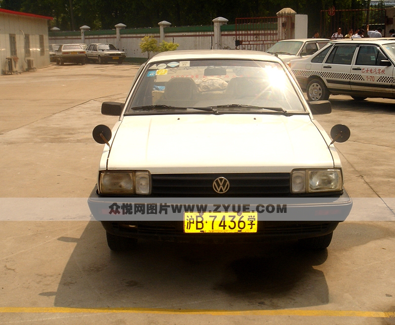 巴士駕校教練車(chē) 正前