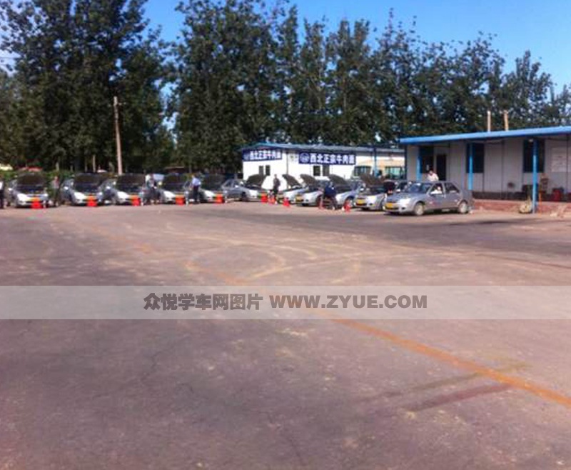 農(nóng)機駕校訓練車風采