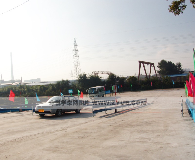 聯(lián)運(yùn)駕校上坡路場地
