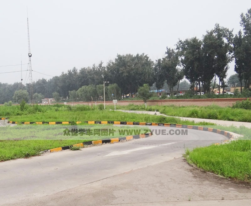 程順駕校S路場(chǎng)地
