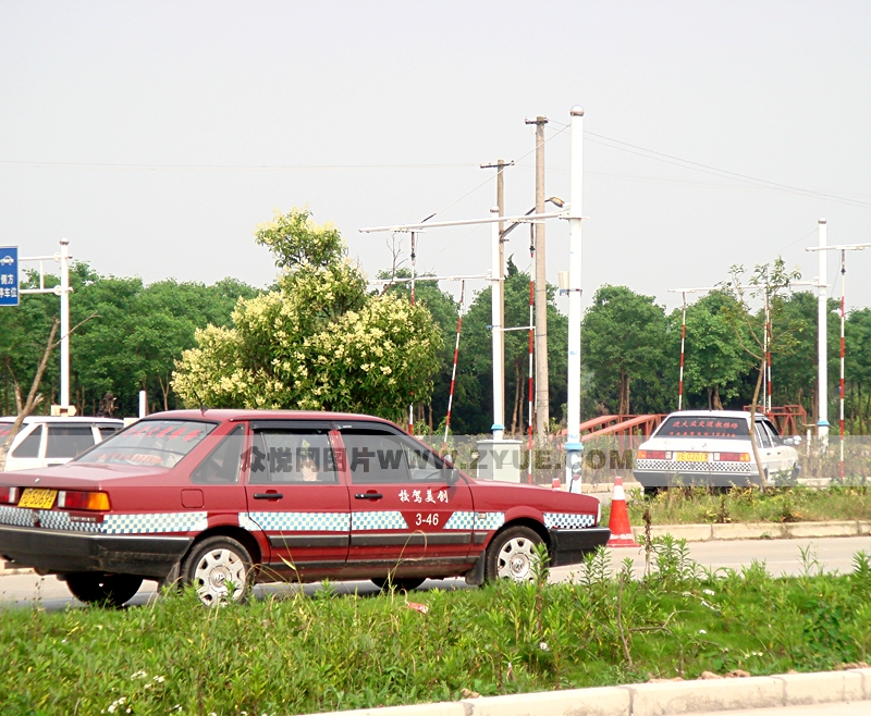 創(chuàng)美駕校教練車 右側(cè)