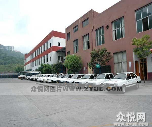 長(zhǎng)江駕校教練車2