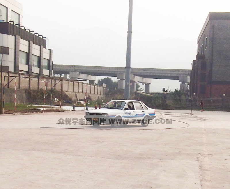 長(zhǎng)匯駕校s路場(chǎng)地