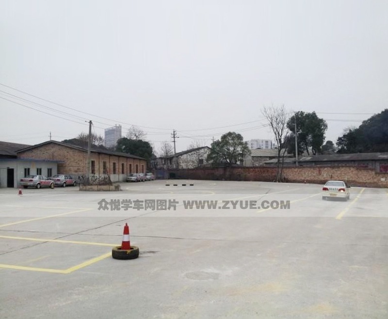佳信駕校學(xué)車場地