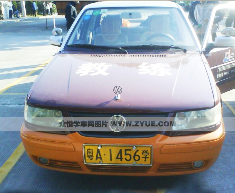 番安駕校訓(xùn)練車型