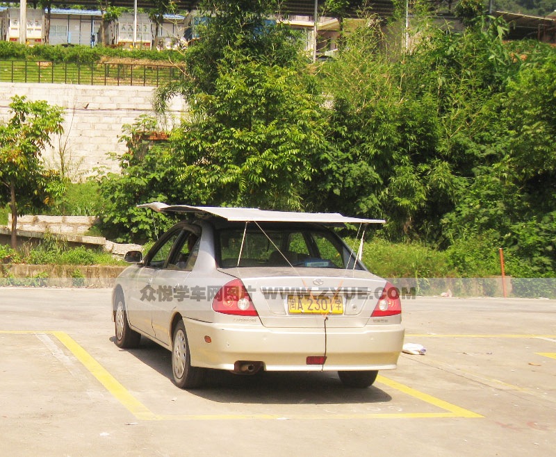 順程駕校教練車后部