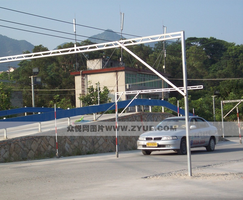 軍威駕校訓練場