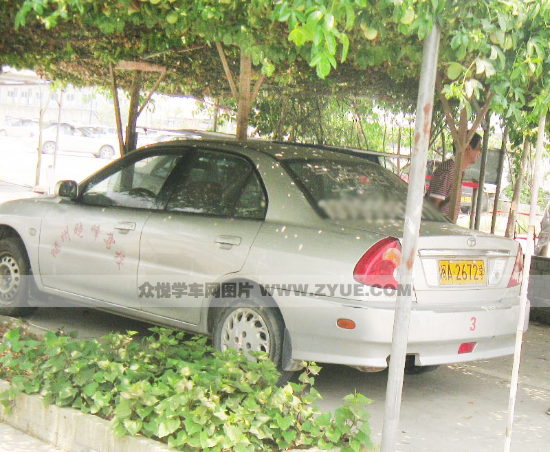 曉峰駕校教學(xué)車輛
