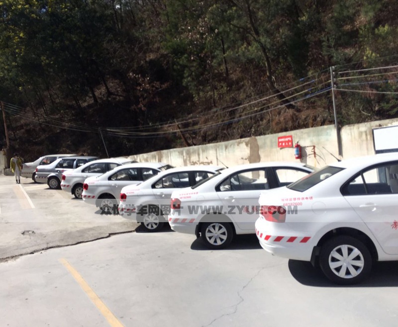 昆明港鑫駕校訓(xùn)練車型