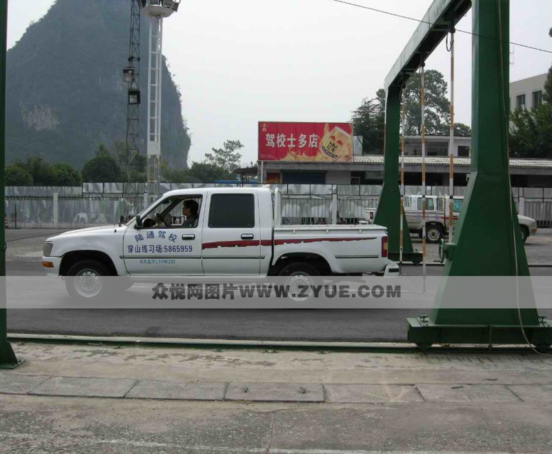 陸通駕校教練車(chē)