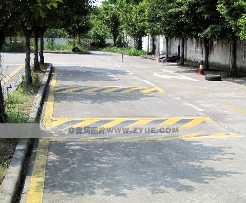 安順駕校起伏路訓(xùn)練場
