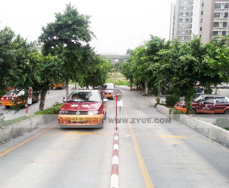 四角圍駕校上坡定點(diǎn)停車與起步場(chǎng)地