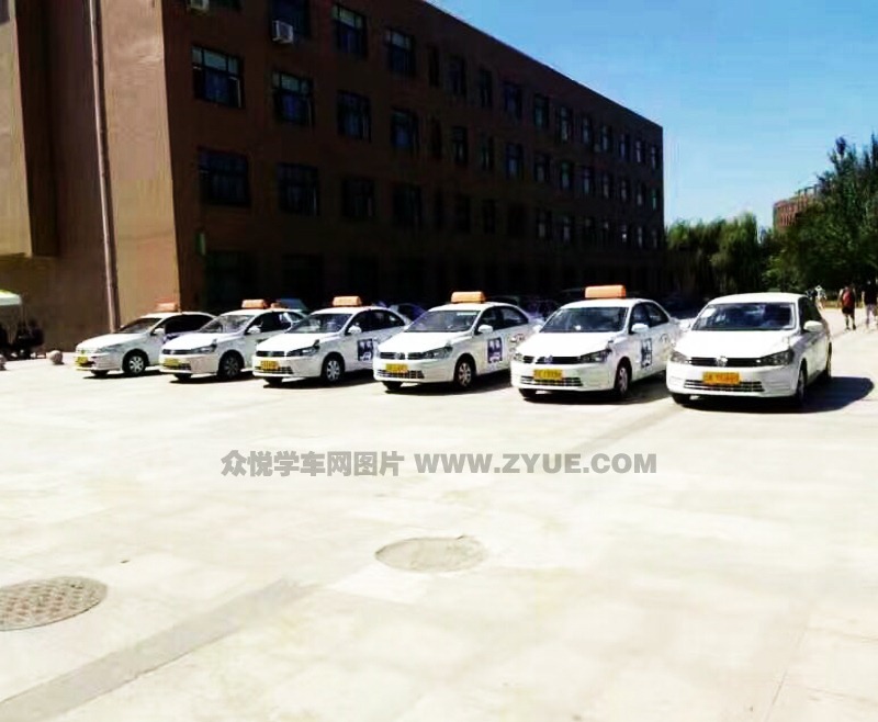 沈陽(yáng)市宏志駕校教練車展示