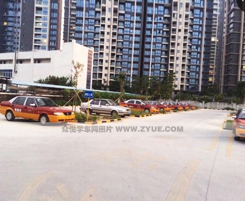 珠海現代駕校倒車入庫場地