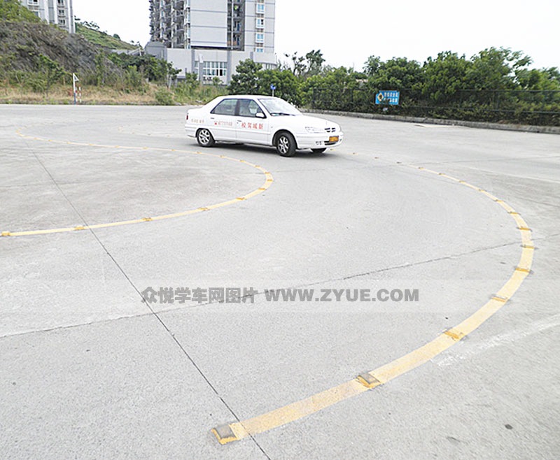 新城駕校S路場地
