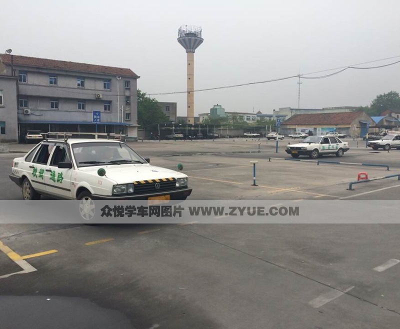 路通駕校訓練車型普桑