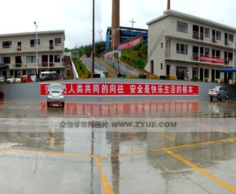 凱信駕校訓(xùn)練場(chǎng)地一角