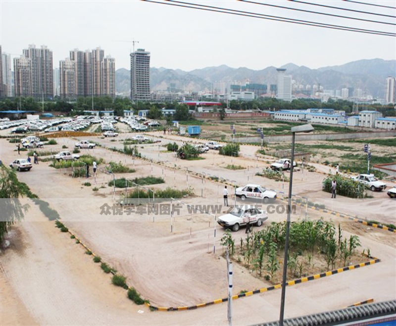 宏光駕校學(xué)車場(chǎng)地一景