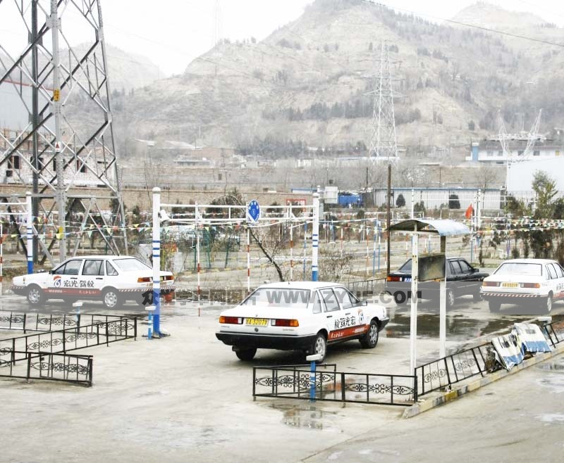 宏光駕校安寧桃林場(chǎng)地