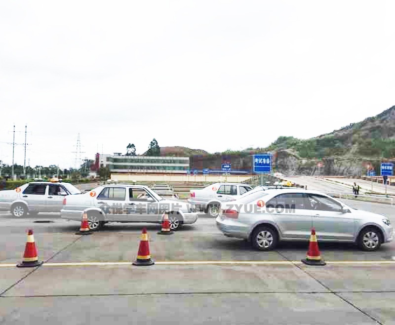鹿興駕校考試車(chē)展示
