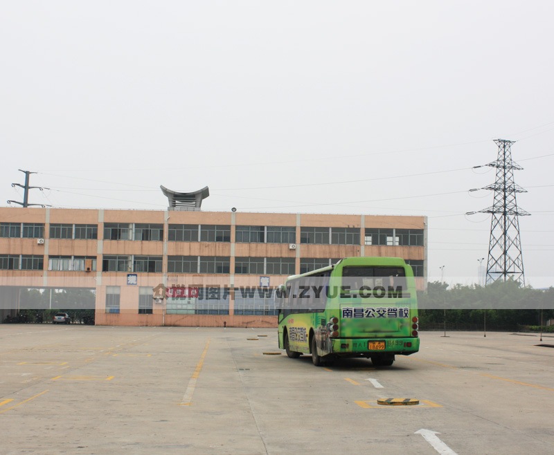 公交駕校壓圓餅路場地