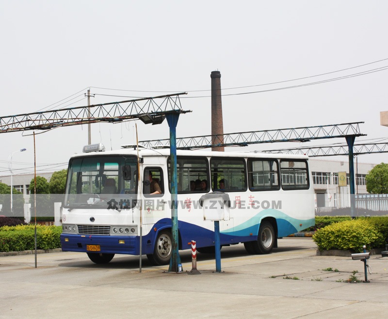 公交駕校限速通過限寬門場地