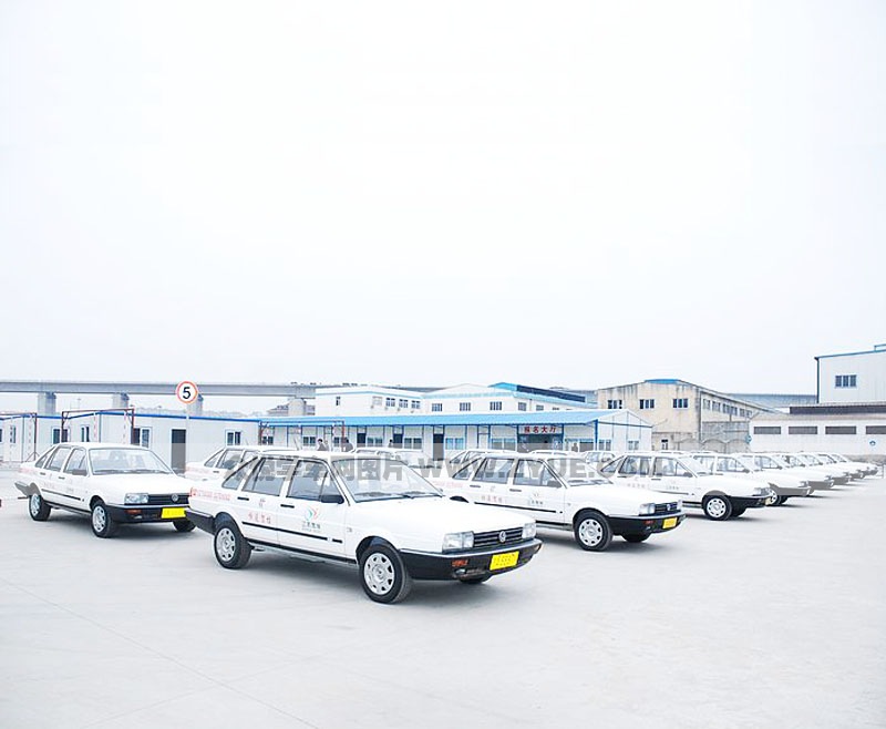 恒通駕校普桑教練車(chē)隊(duì)