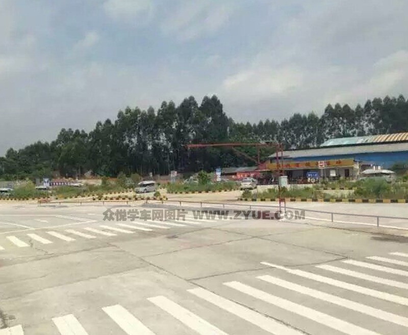 農(nóng)興駕校訓(xùn)練場(chǎng)地