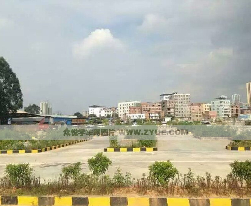 農(nóng)興駕校訓(xùn)練場(chǎng)地