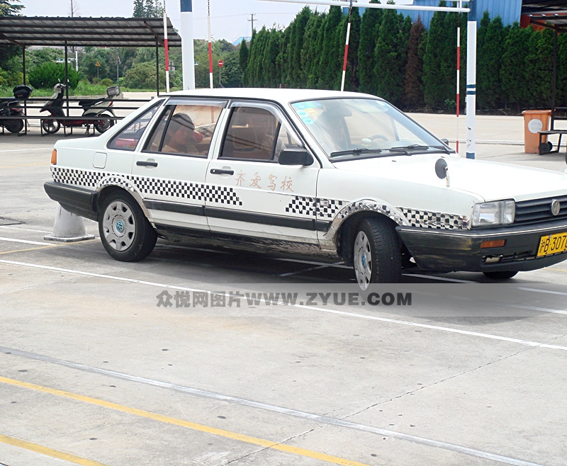 齊愛(ài)駕校教練車(chē)