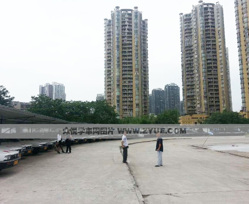 全悅駕校學車場地一角