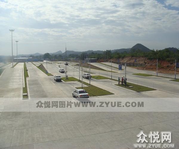 上饒駕?；? width='120' />
                            </a>
                        </p>
                        <p>
                            <a target=