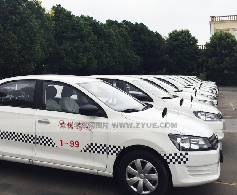 上海同納駕校教練車(chē)風(fēng)采