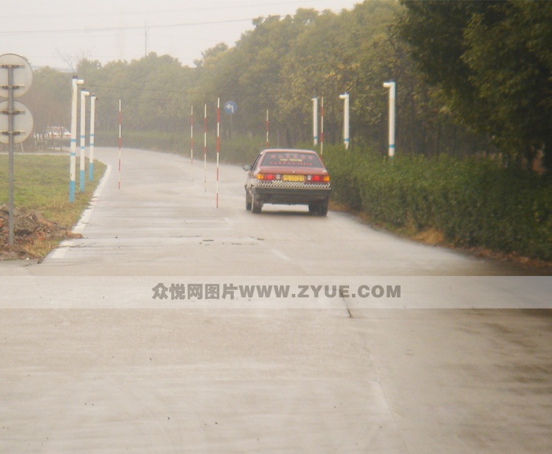 通聯駕校限速限寬門學車場地