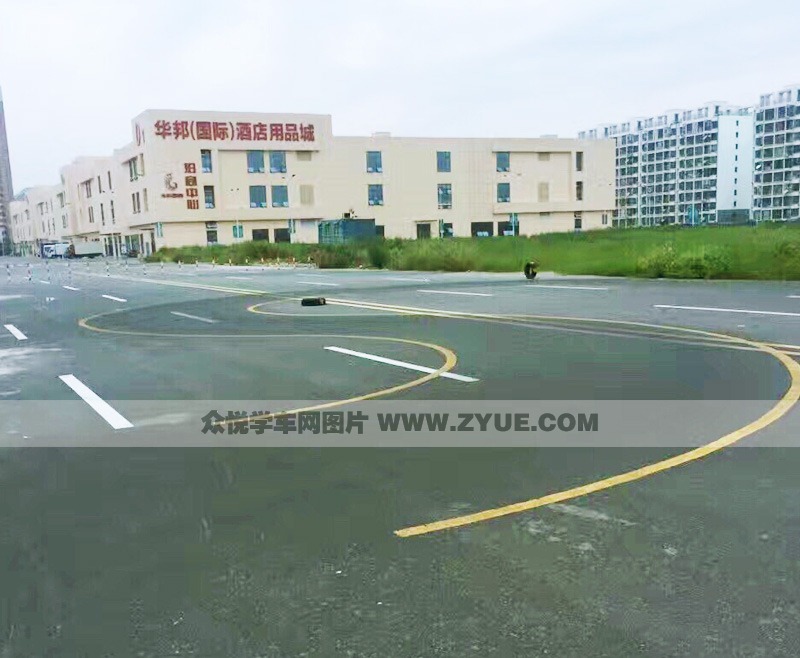天津王頂?shù)恬{校綜合練習(xí)場(chǎng)