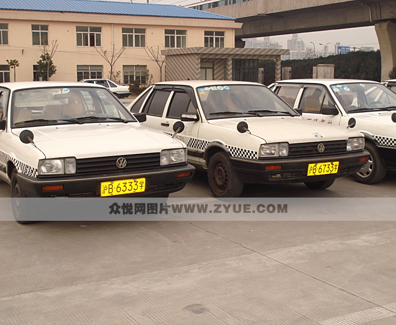 萬隆駕校教練車 前側(cè)