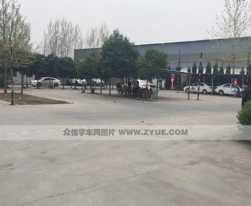 西州駕校學車場地