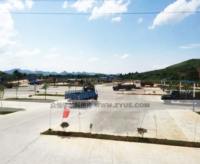 永州南方駕校學(xué)員練習(xí)