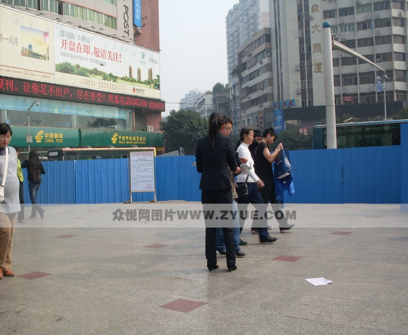 永中駕校定時(shí)上街頭進(jìn)行安全宣傳活動(dòng)