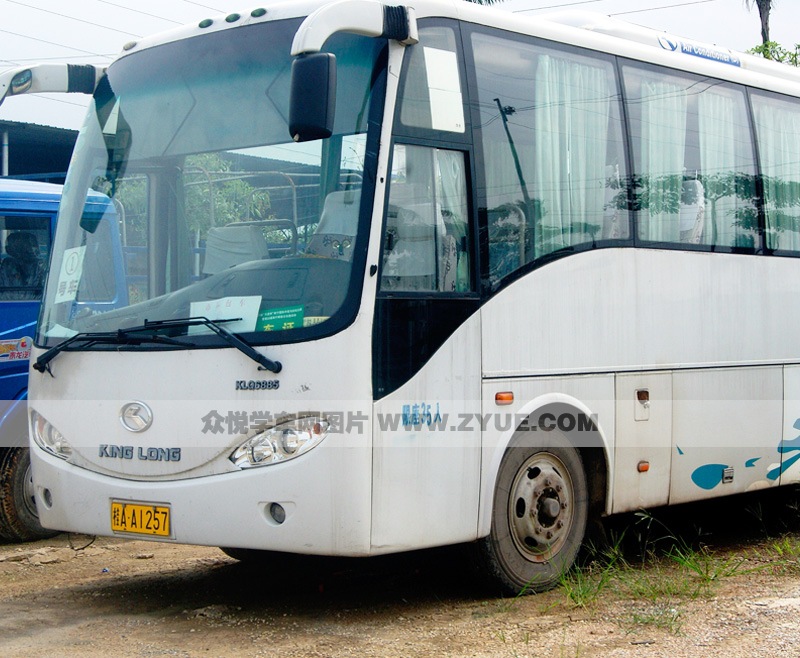 譽(yù)通駕校學(xué)員接送車