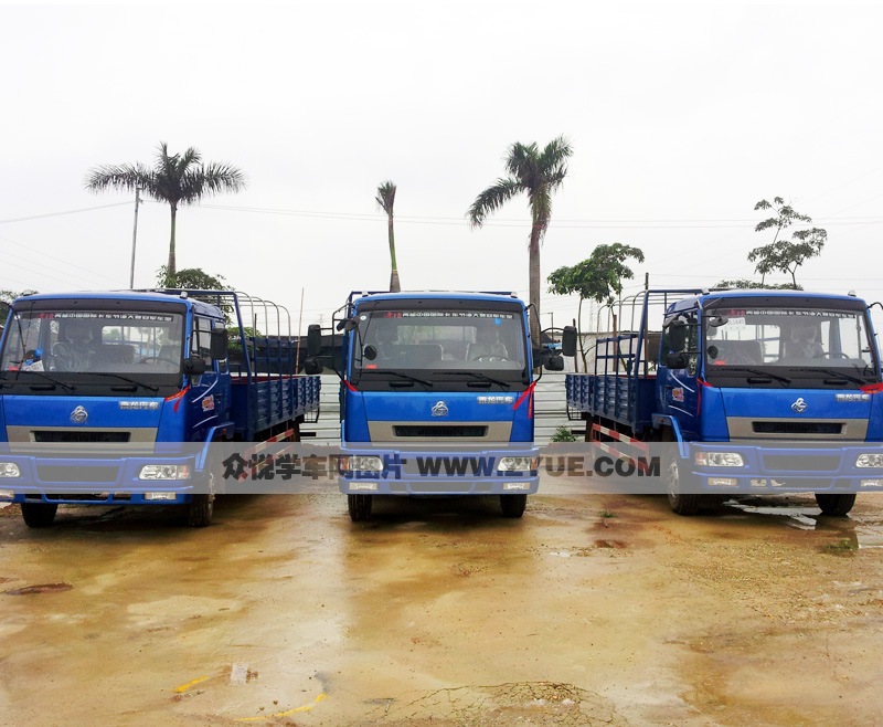 譽(yù)通駕校B2教練車