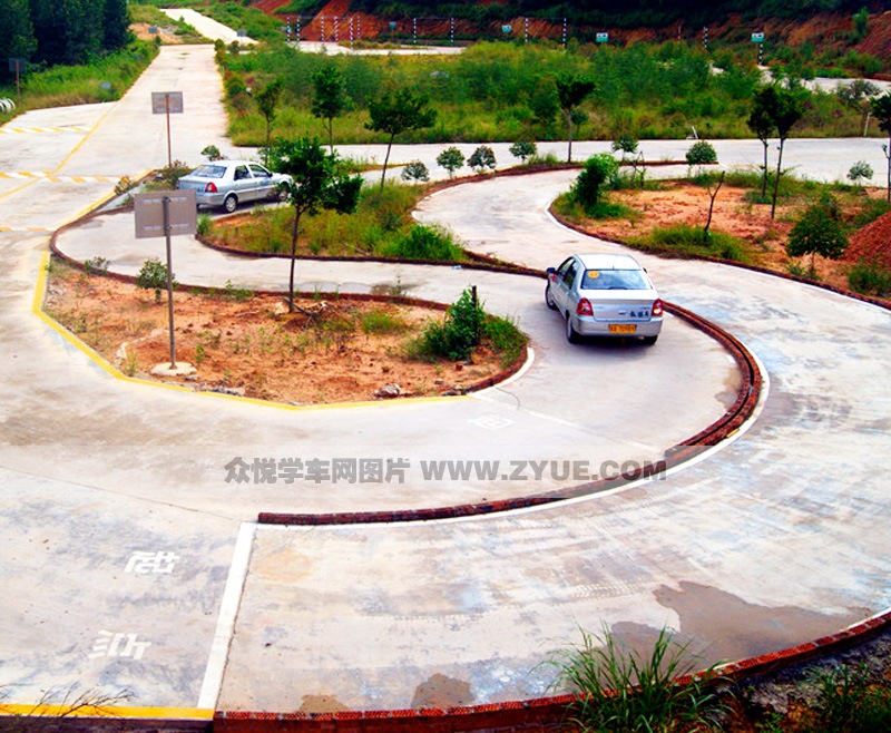 譽(yù)通駕校S路場(chǎng)地