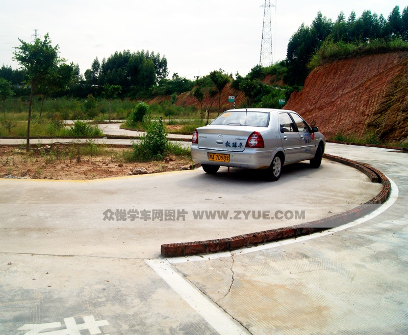 譽(yù)通駕校S路練車場(chǎng)地