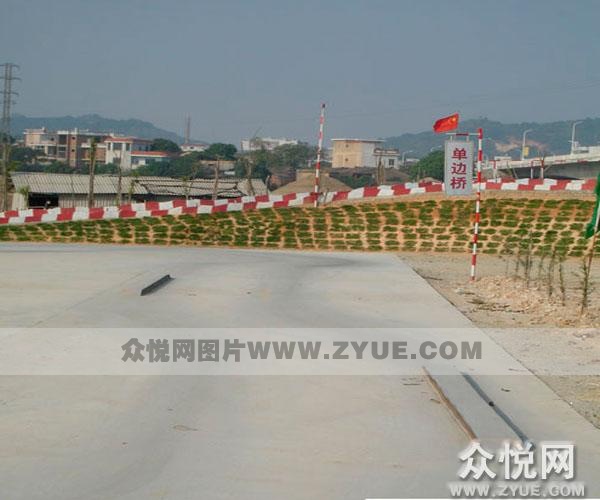 中良駕校教練場4